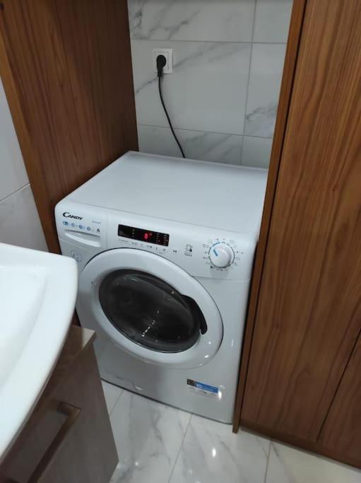 Studio Apartment With All Amenities In Kolonaki เอเธนส์ ภายนอก รูปภาพ