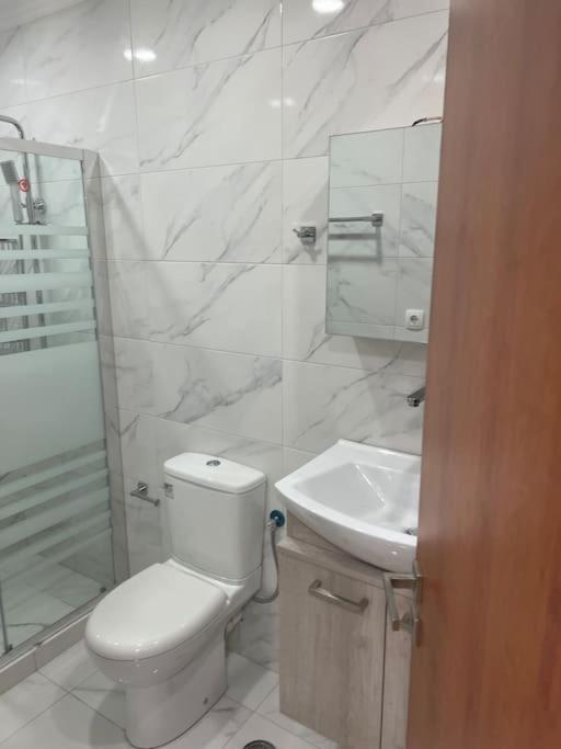 Studio Apartment With All Amenities In Kolonaki เอเธนส์ ภายนอก รูปภาพ