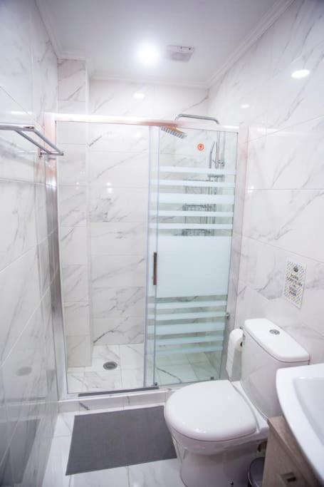 Studio Apartment With All Amenities In Kolonaki เอเธนส์ ภายนอก รูปภาพ