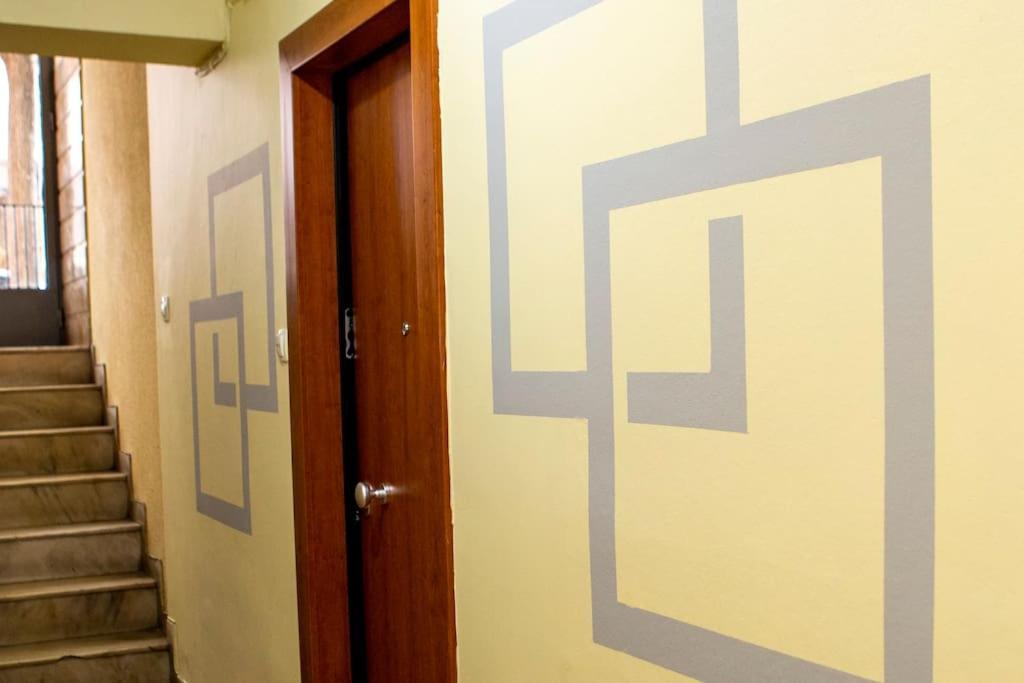 Studio Apartment With All Amenities In Kolonaki เอเธนส์ ภายนอก รูปภาพ